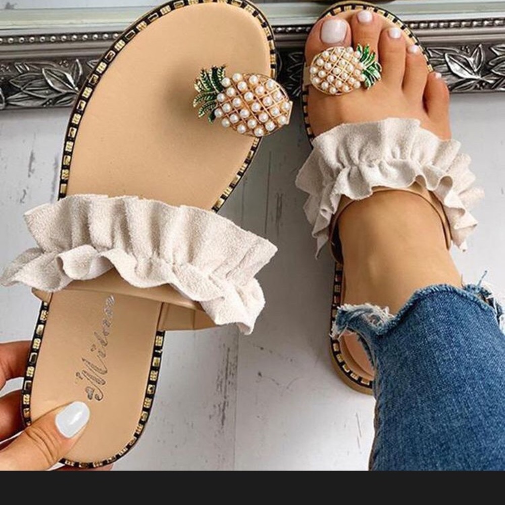 Beige Bohemian style sandals Slippers or Beach - Picture 2 of 3